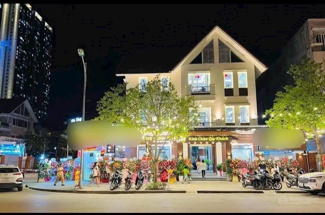 Nhà mặt phố Xuân La Tây Hồ 150m² - Mặt tiền kinh doanh sầm uất!