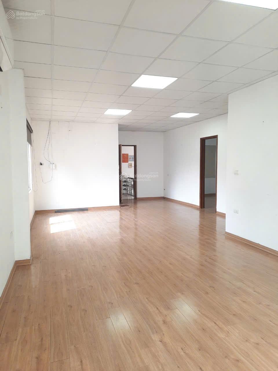 Văn phòng 90m² Linh Lang, Ba Đình - Mặt tiền đẹp, giá 18 triệu
