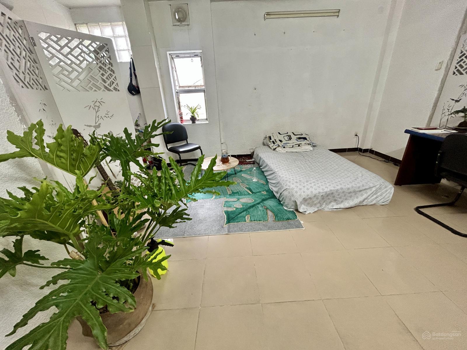 Phòng Trọ 30m² Tân Bình - Full Nội Thất, Ô Tô Đỗ Cửa, Giá 4.5 Triệu