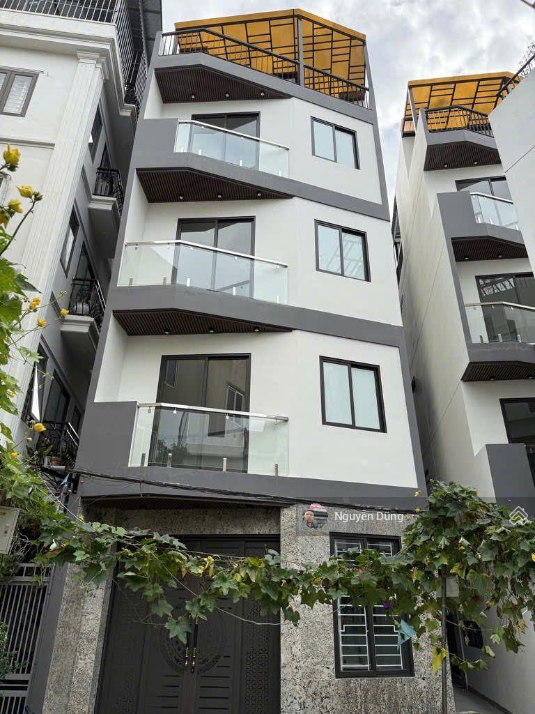 Nhà Riêng Việt Hưng 33m² 5.6 tỷ - Lô góc, ánh sáng tràn ngập!