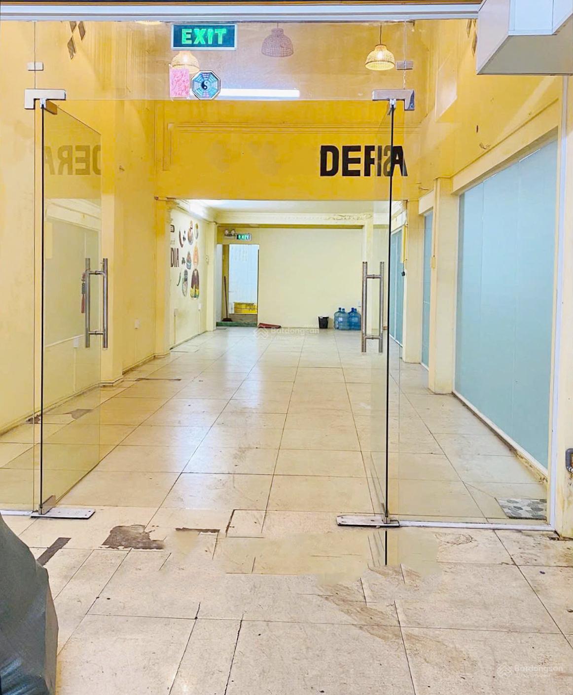 Mặt bằng góc 2MT Cống Quỳnh, Q1 - 60m² kinh doanh sầm uất