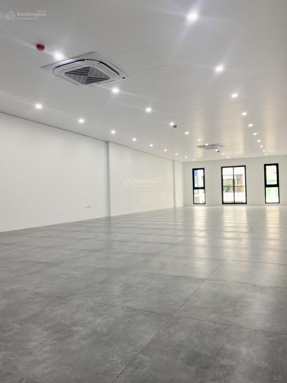 Văn phòng Yên Xá Tân Triều 130m² - Giá 14 triệu - Thiết kế hiện đại!