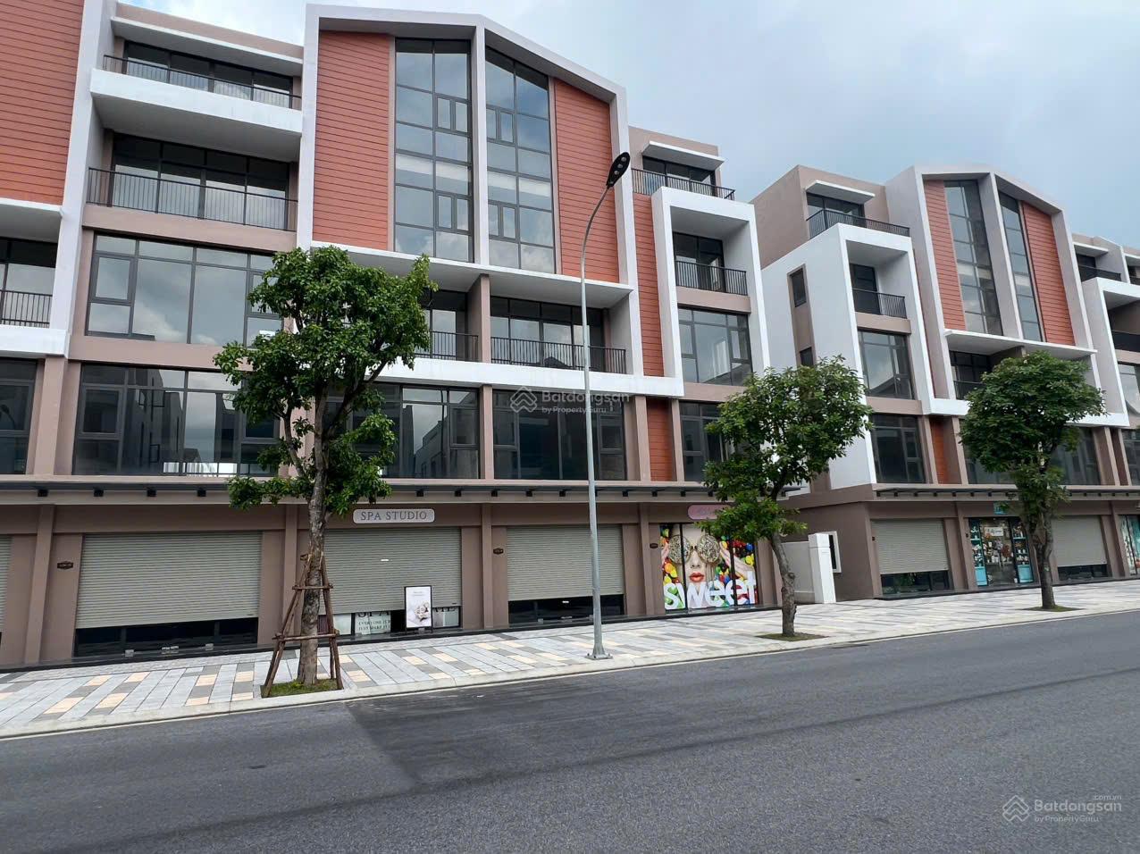 Nhà phố Vinhomes OCP3 Hưng Yên - 100m², 2 mặt tiền kinh doanh