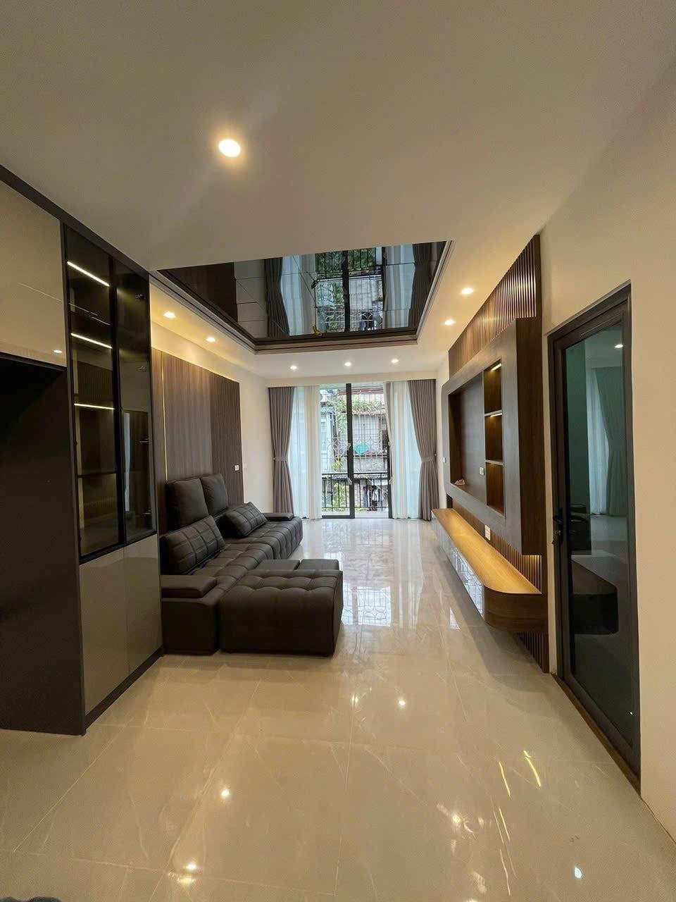 Chung cư Chùa Bộc 75m² giá 5.7 tỷ - Nhà đẹp full nội thất, ô tô tránh
