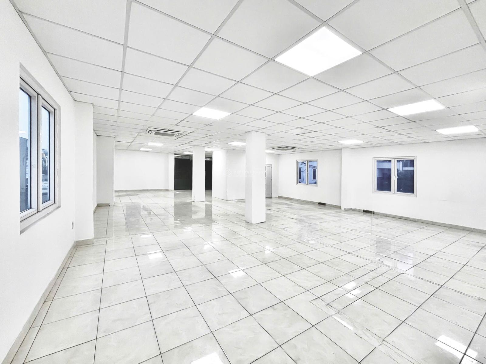 Văn phòng Bình Thạnh 135m² - Vị trí trung tâm, sẵn sàng làm việc!