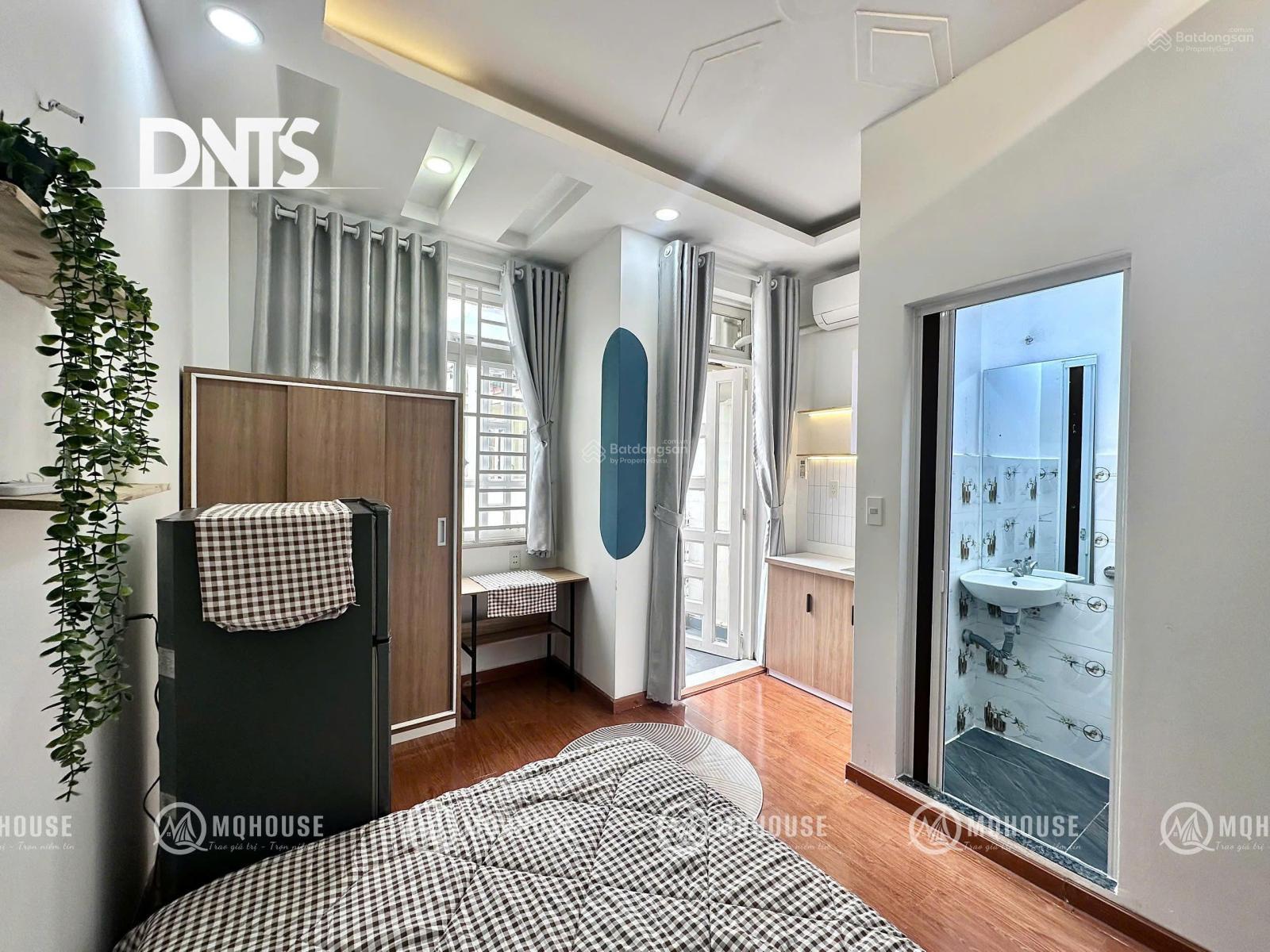 Phòng ban công Phan Xích Long 30m² - View thoáng, sẵn sàng ở ngay!