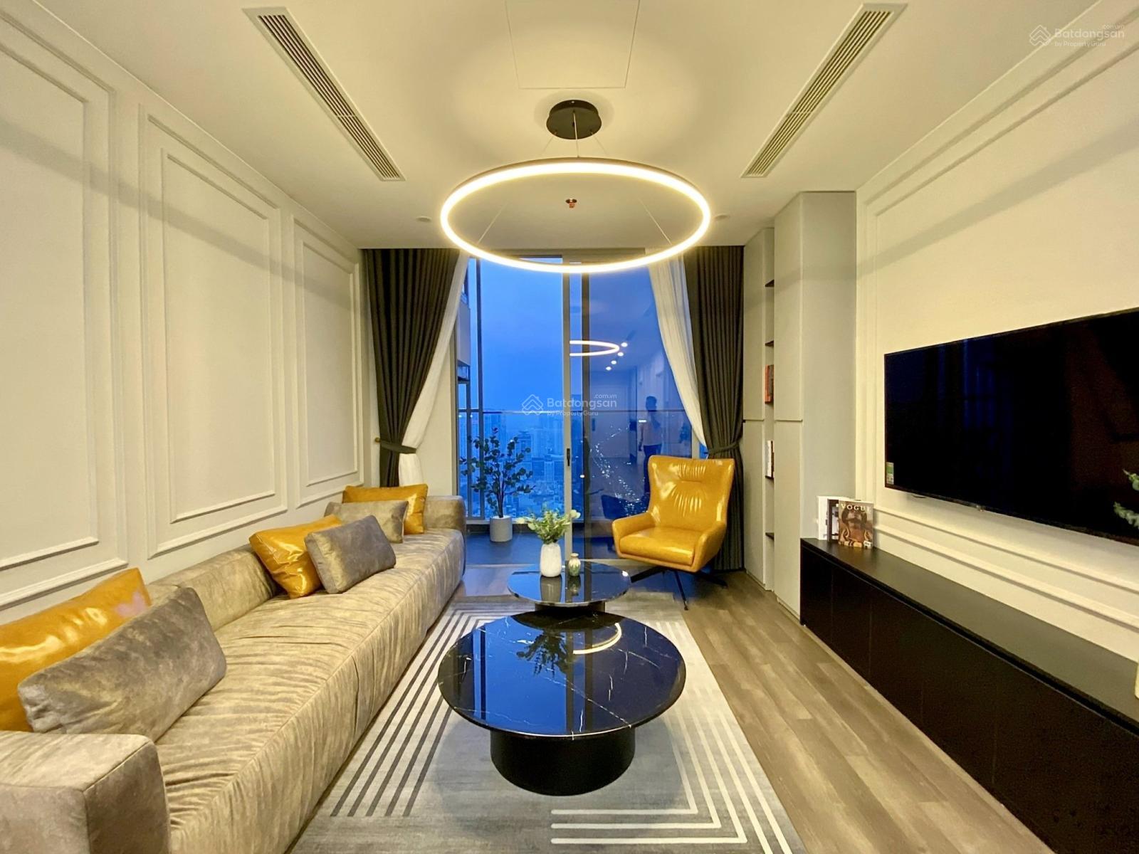 Cho thuê căn hộ 4 ngủ 200m² Discovery Complex Cầu Giấy - Nội thất mới, giá 34 triệu