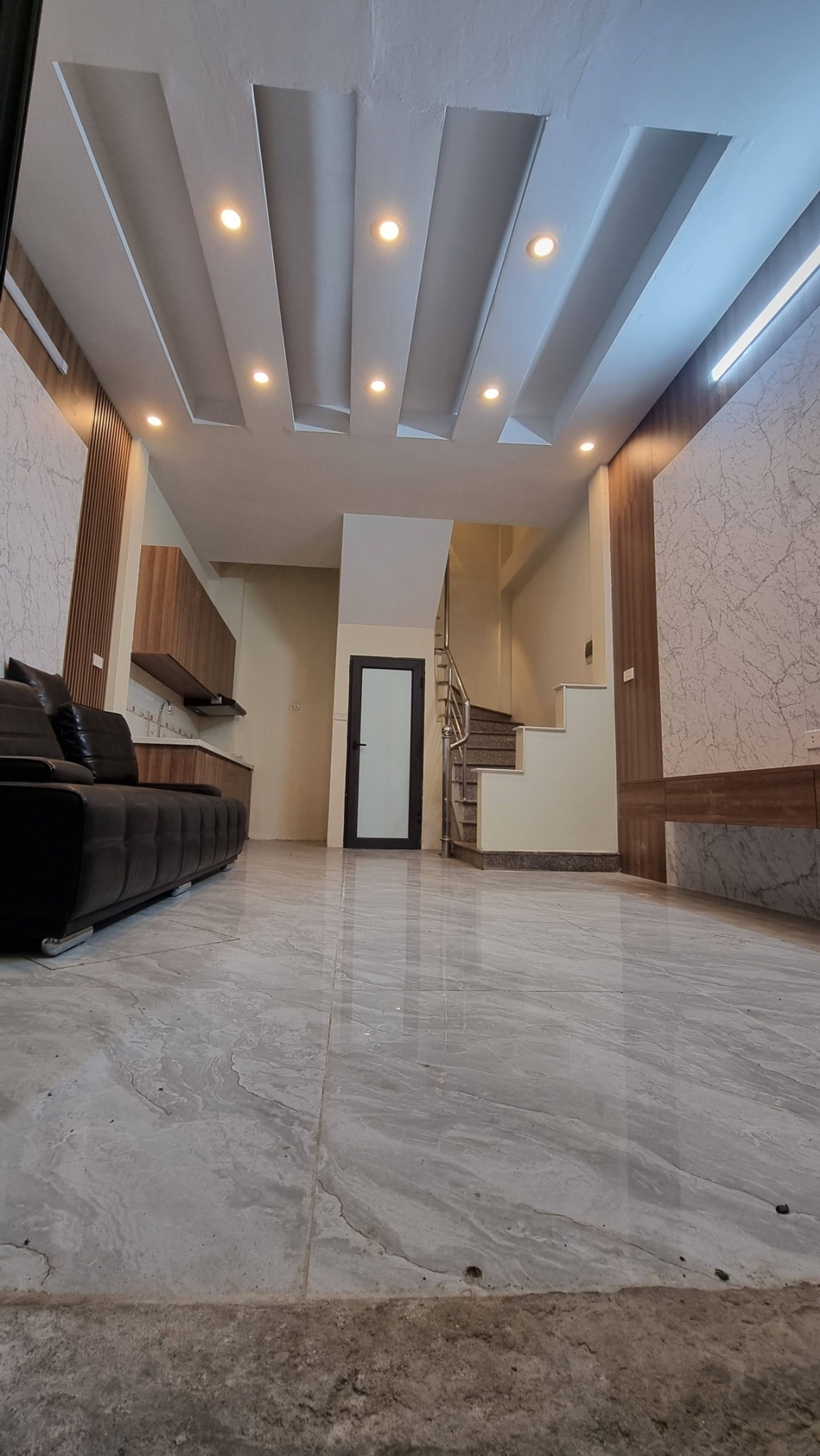 Bán nhà Quan Nhân 34m² giá 7.9 tỷ - Ô tô đỗ cửa, ở ngay!