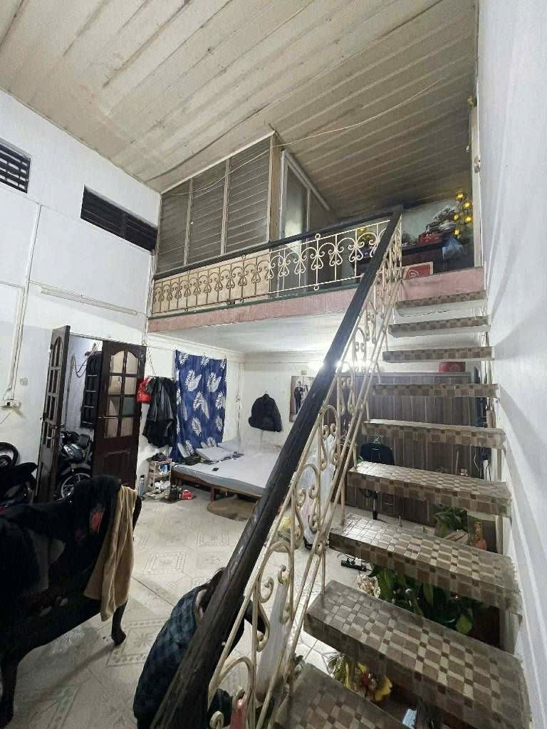 Nhà 74m² Ba Đình - 30m ra ô tô, tiện ích Phố Cổ - 9.8 tỷ