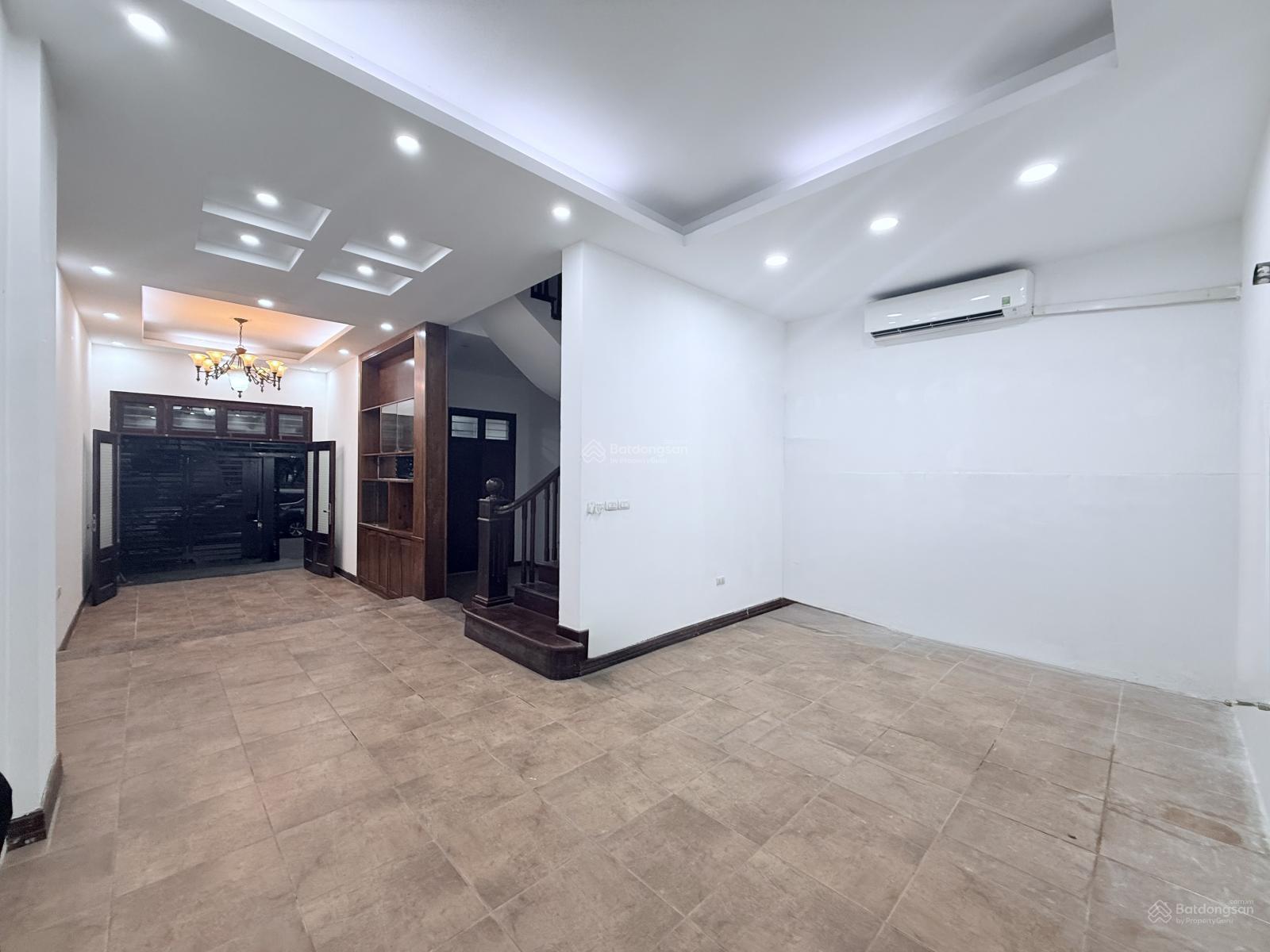 Nhà 100m² Cầu Giấy - Cho thuê VP, Kinh doanh, Đào tạo - 35 Triệu/Tháng