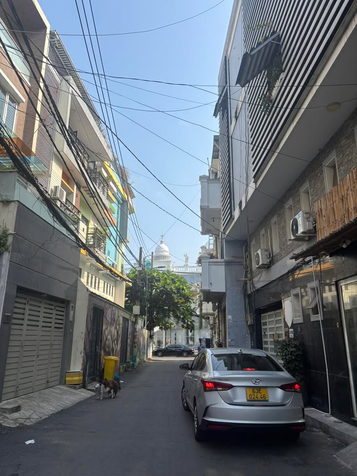 Nhà 70m² Nguyễn Cửu Vân, Bình Thạnh - Giáp Q1, Giá 9.x Tỷ