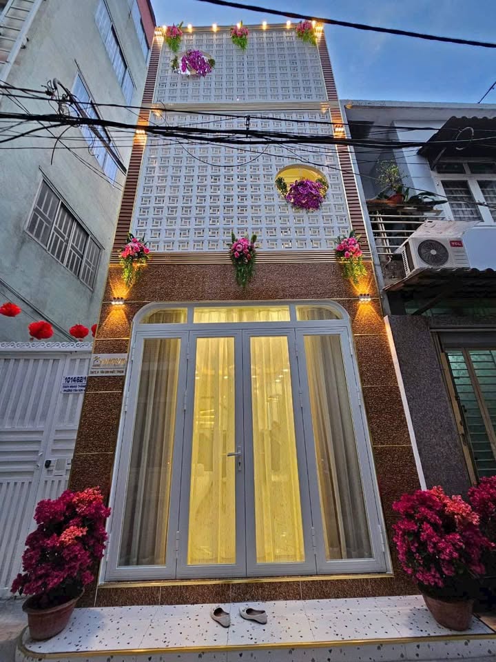 Nhà 3.5x15m, 3 Lầu, Full Nội Thất, Hẻm 986 CMT8 Tân Bình - 7.5 Tỷ
