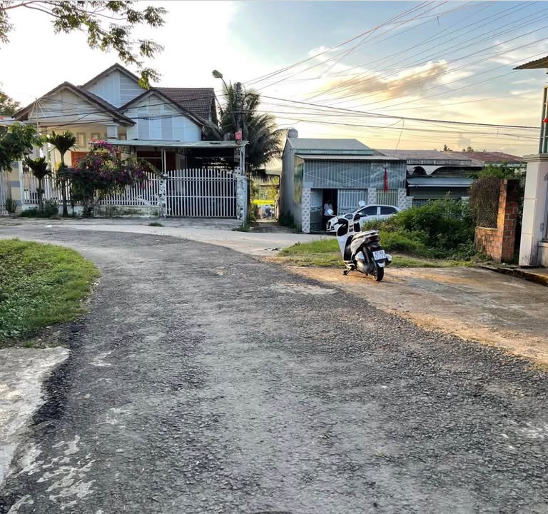 Đất Nền Thổ Cư Kon Tum - 240m² Hướng Nam - Giá 7xx Triệu