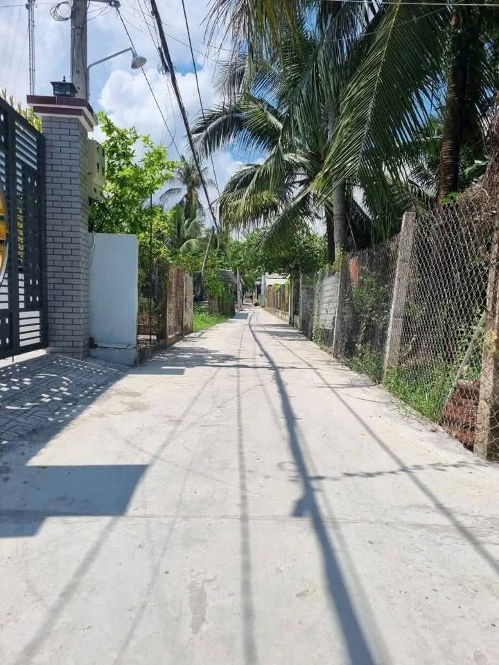 Nhà 3PN Hưng Phú, Bến Tre - 185m² Sổ Hồng, Ô Tô Vào Nhà