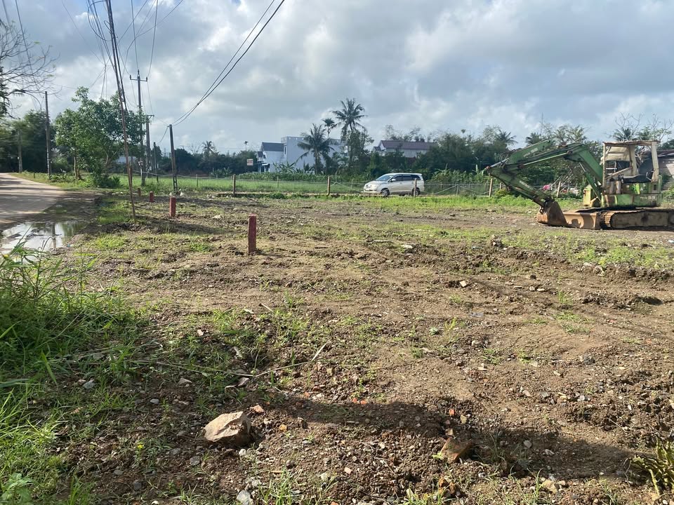 Đất Vàng 120m² Kinh Doanh Mặt Tiền Trung Tâm Hành Chính Phú Thứ, Tây Hoà