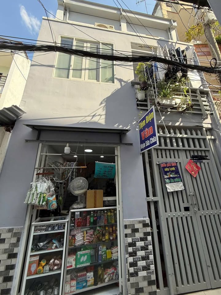 Bán nhà Phường 4 Gò Vấp 33m² giá 3.69 tỷ - Sẵn sàng ở ngay!