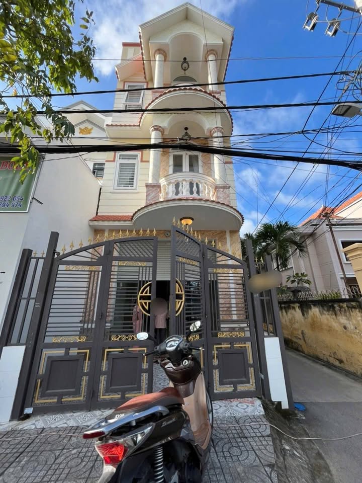 Nhà góc Nguyễn Thông 101m² 12 triệu - Sẵn sàng ở ngay