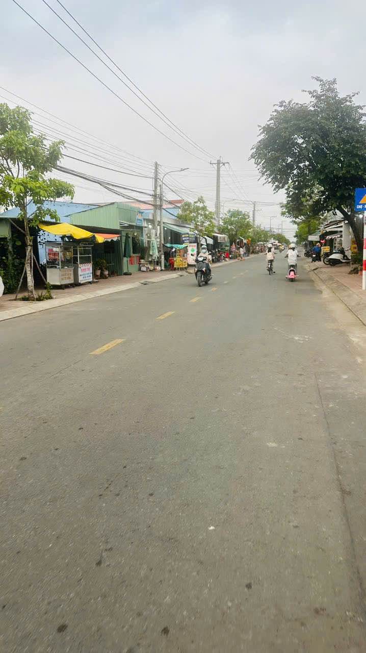 Nhà phố Khánh Hậu 105m² - Mặt tiền kinh doanh chợ, tặng nhà!