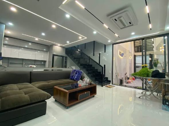 Nhà Hồng Bàng Q6 131.6m² 5 tầng - Sẵn sàng ở ngay!