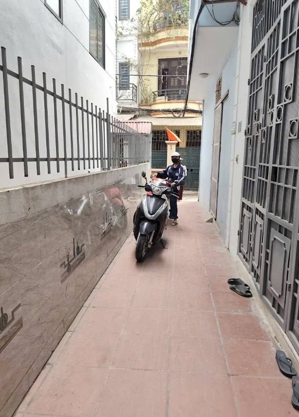 Cho thuê nhà 4 tầng 3 ngủ đủ đồ tại Định Công Thượng, Hoàng Mai - 10.5 triệu/tháng