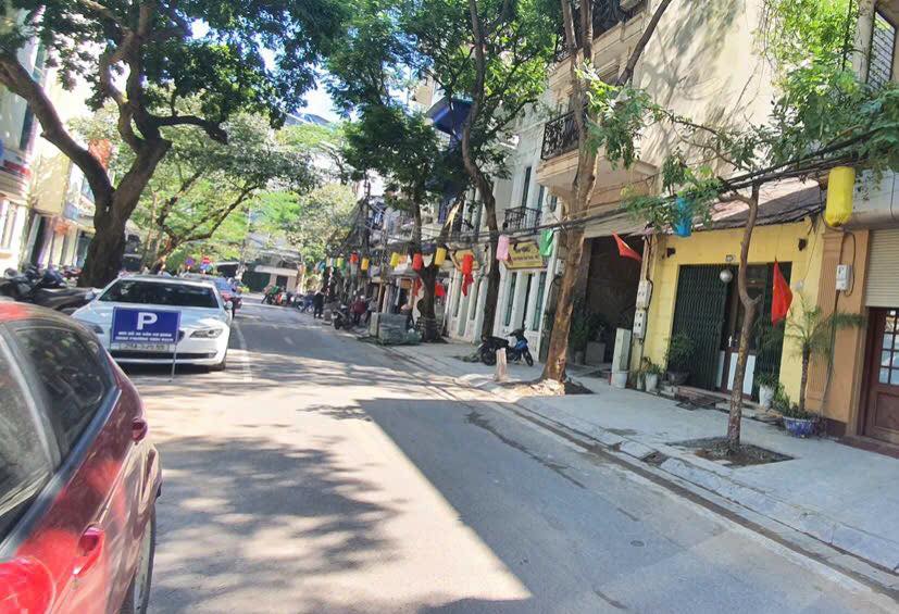 Nhà riêng Trúc Bạch 60m² 23 tỷ - Ô tô tránh, kinh doanh đỉnh!