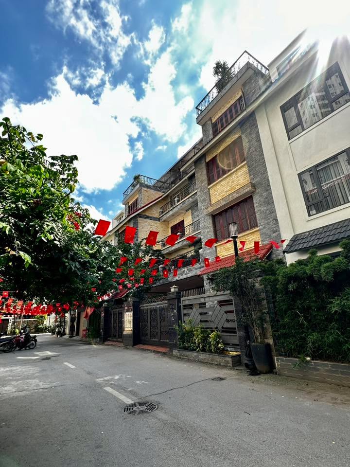 Nhà Vườn Trung Văn Mới 110m² - Mặt Tiền 9m Kinh Doanh - Dòng Tiền 325 Triệu/Năm