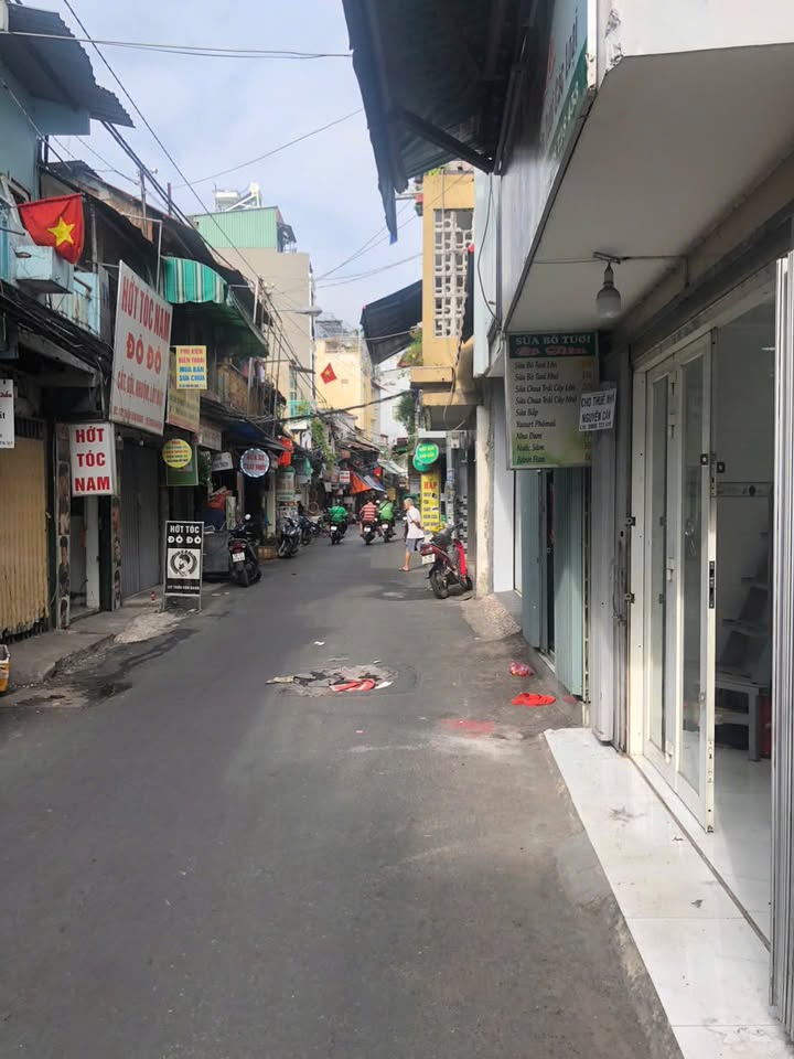 Mặt bằng kinh doanh Trần Văn Đang Quận 3 8 triệu - Mặt tiền kinh doanh đắc địa!