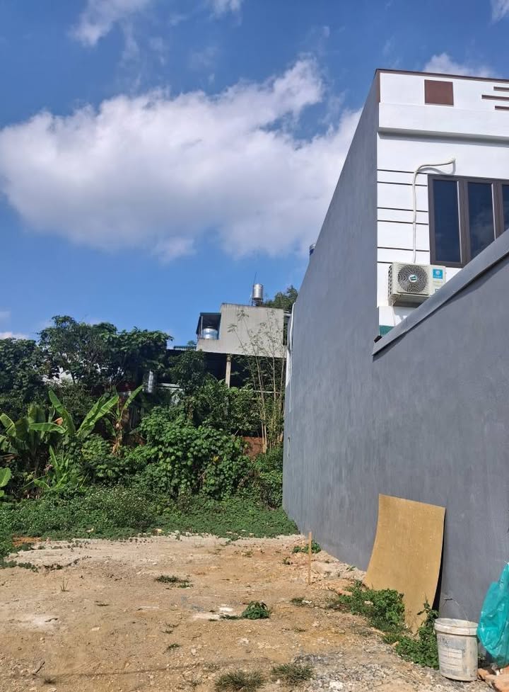 Đất nền Nguyễn Trãi Sơn La 100m² 700tr - Sổ đỏ chính chủ