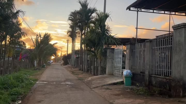 Nhà Mặt Tiền Mạc Đỉnh Chi, Buôn Hồ - 2PN, Sân Rộng Đỗ 3 Ôtô - Giá 3 Triệu/Tháng