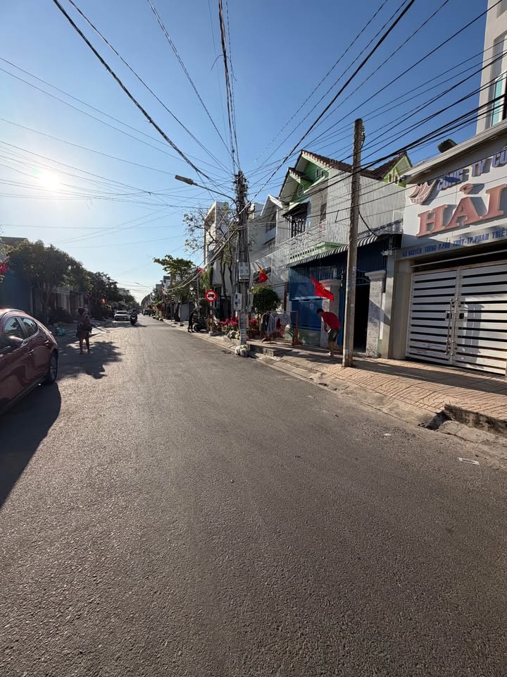 Nhà Mặt Tiền Nguyễn Tương Thành, Phan Thiết - 70m² Thổ Cư, Giá 3.8 Tỷ