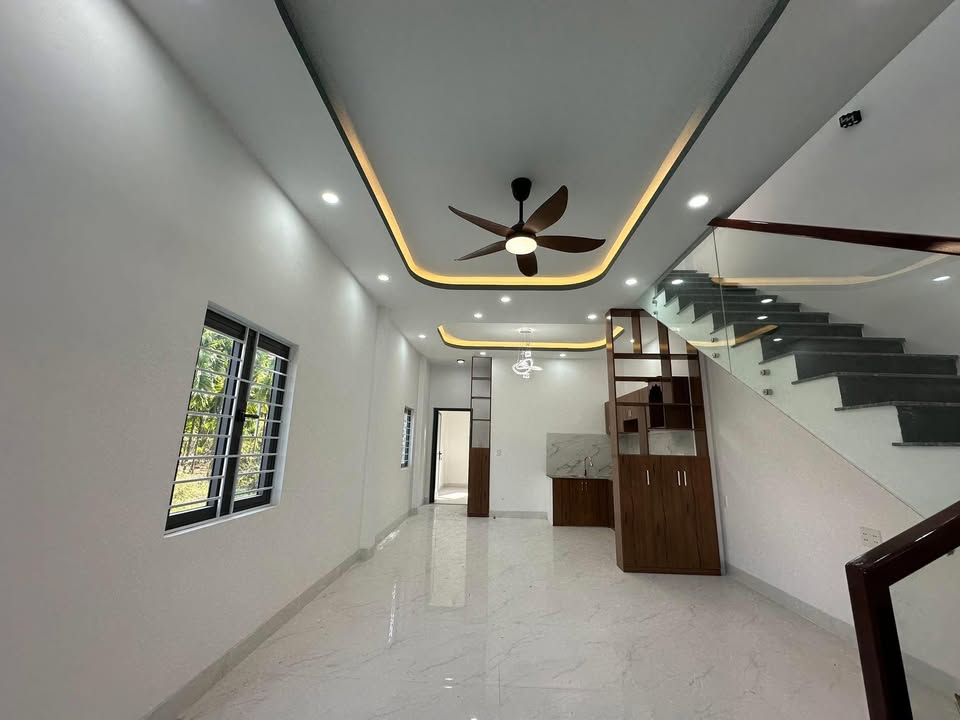 Nhà 2 Tầng Sân Ô Tô Hoàng Hoa Thám, 83m² - Giá 1.5 Tỷ