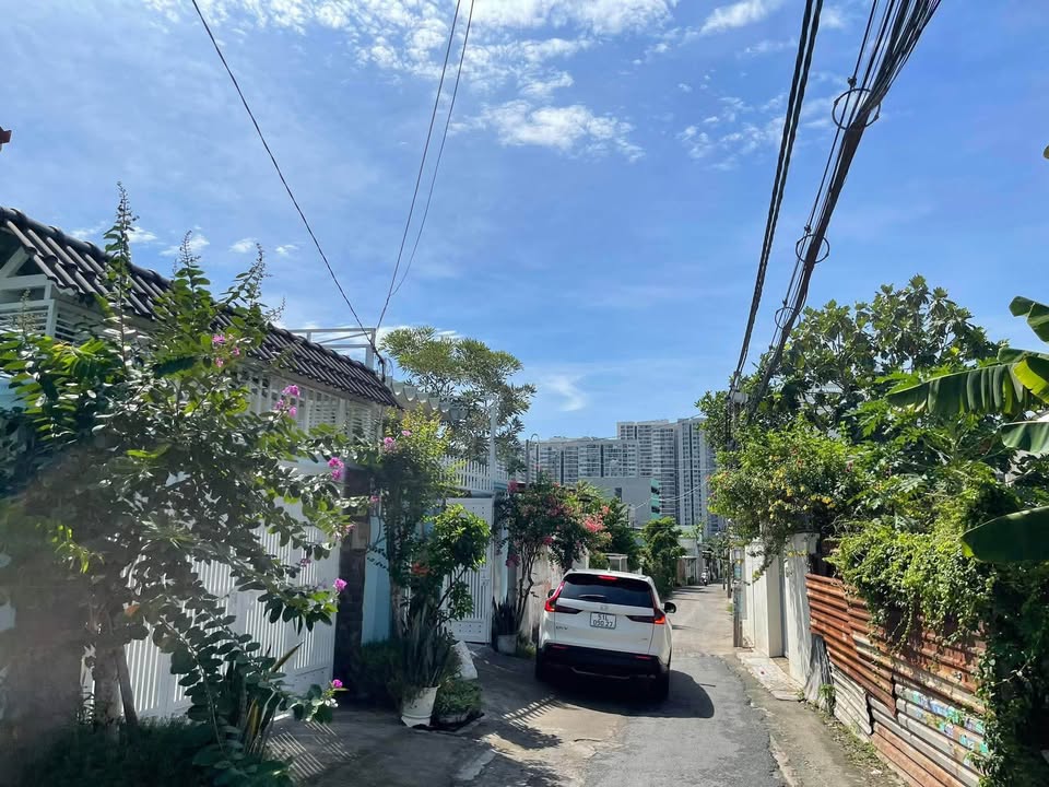 Bán đất 71m² mặt tiền đường 6m, liền kề Vinhomes Quận 9 - 4 Tỷ