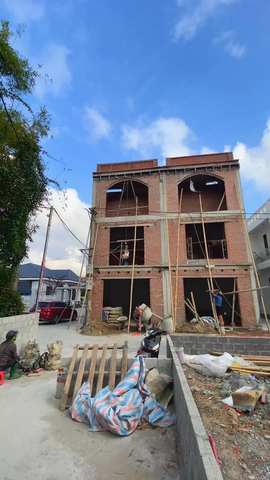 Bán nhà 3 tầng Đại Lai Phú Xuân 50m² giá 2 tỷ - Ô tô tránh nhau