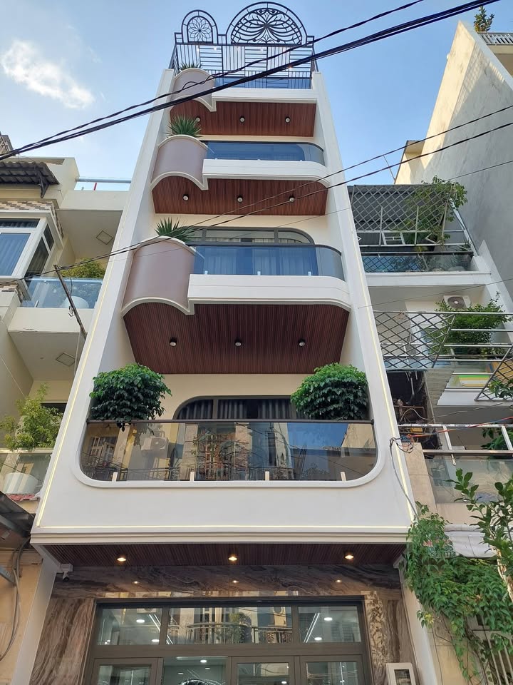 Nhà phố Phan Huy Ích, Tân Bình 64m² giá 13 tỷ - Thang máy hiện đại!