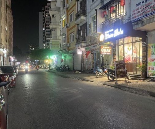 Nhà phố Trung Kính 40m² giá 16.5 tỷ - Mặt tiền kinh doanh đắc địa!