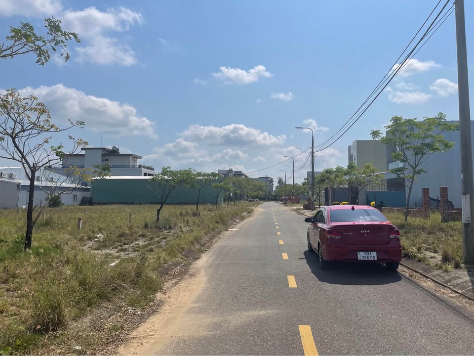 Đất Vàng Sơn Trà - Sổ Hồng Riêng 100m² Giá Tốt