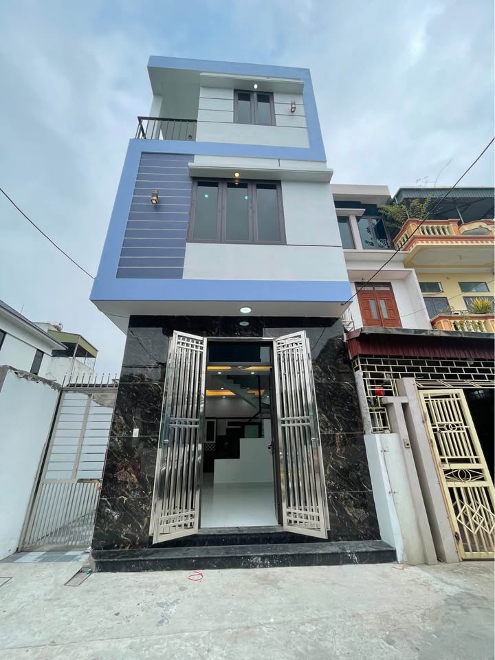 Bán Nhà 3 Tầng Phú Xuân, 120m² - Ô Tô Tránh, Hướng Nam Tài Lộc