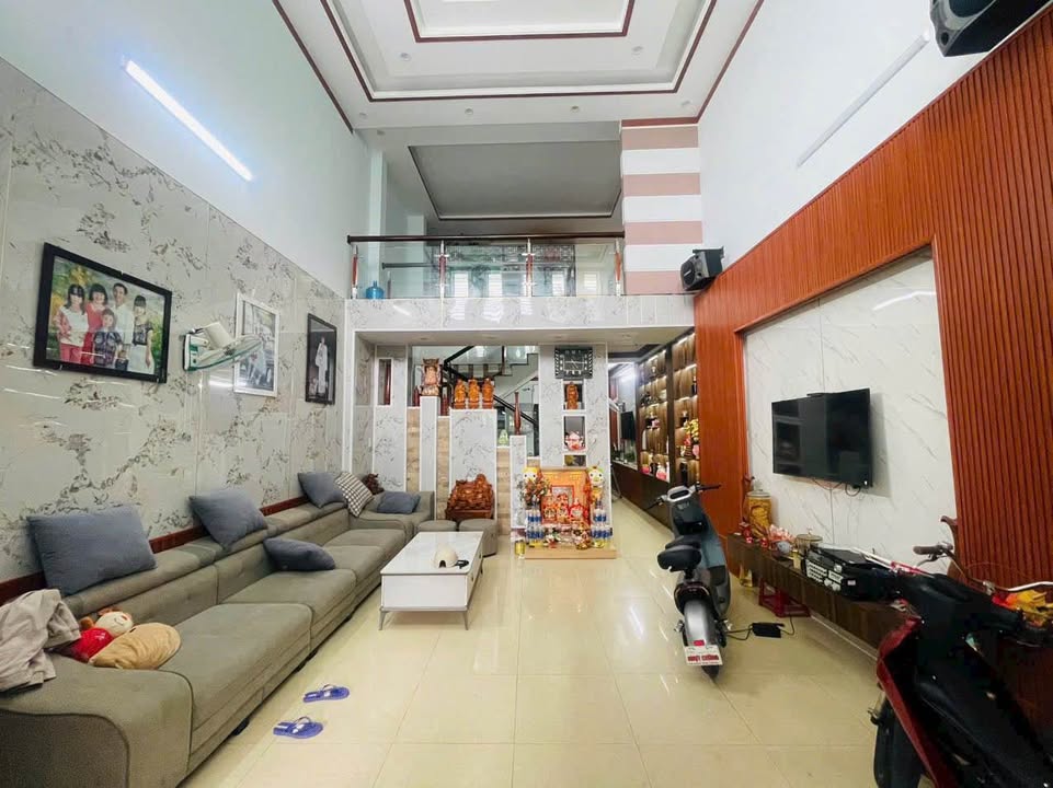 Nhà riêng Kon Tum 105m² giá 1.9 tỷ - Full nội thất, dọn vào ở ngay!