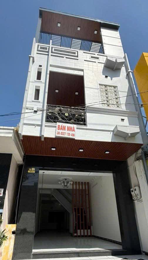 Nhà Mặt Tiền Trần Phú, Kon Tum - 162m², 3 Lầu, Kinh Doanh & Ở Ngay