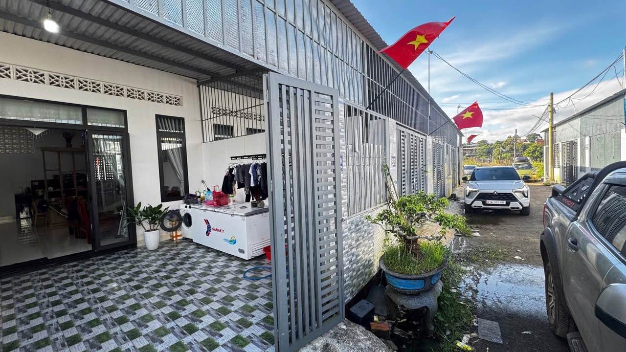 Nhà cấp 4 Kon Tum 135m² giá 1.3 tỷ - Hẻm ô tô, sẵn sàng dọn vào ở!