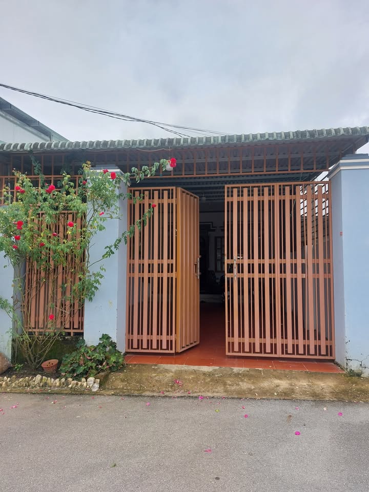 Nhà riêng Đường Hoàng Thị Loan, Đăk Hà 242m² - Sẵn sàng ở ngay!