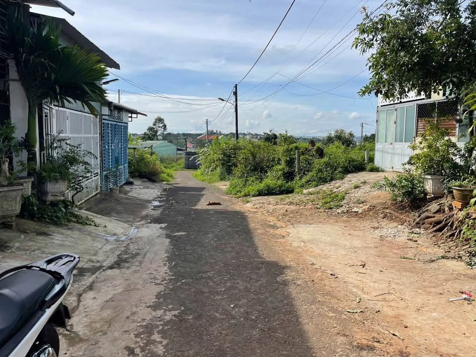 Đất nền Hẻm 142 Tôn Đức Thắng, Kon Tum 144m² - Đường to ô tô, sổ đỏ sẵn