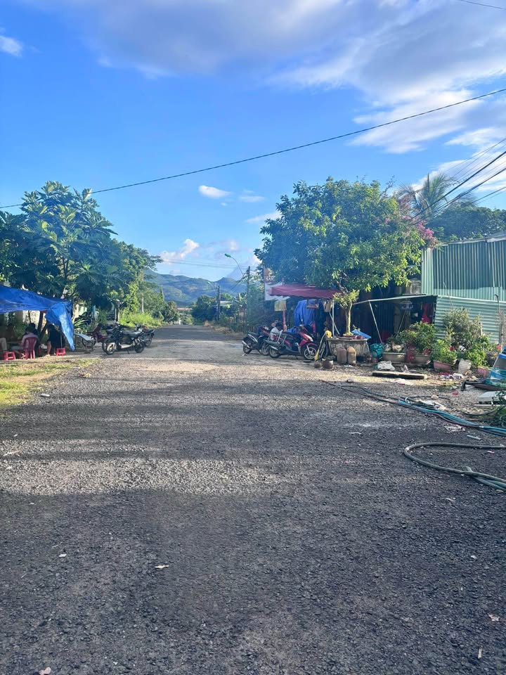 Bán Đất Vàng Hoàng Văn Thái, Kon Tum - 470m² Thổ Cư, Giá Tốt