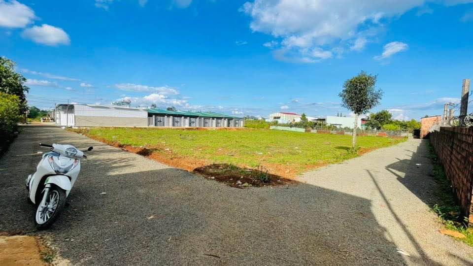 Đất nền Pleiku 180m² - Sổ đỏ chính chủ, lô góc 2 mặt tiền!