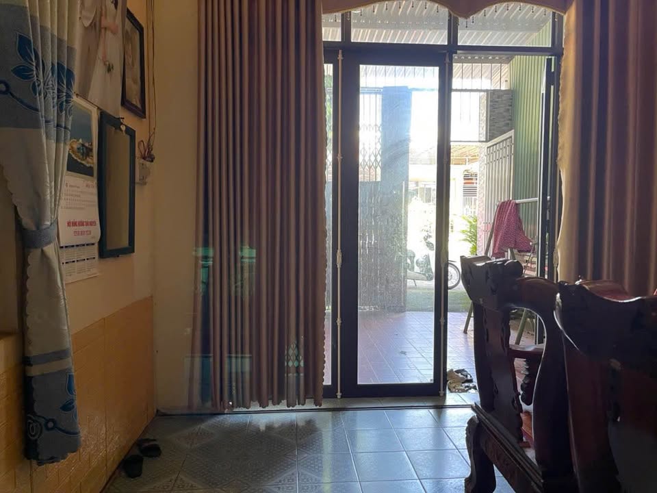 Nhà Mặt Tiền Lê Đình Chinh, Kon Tum - 178m² Thổ Cư, Giá 2.1 Tỷ