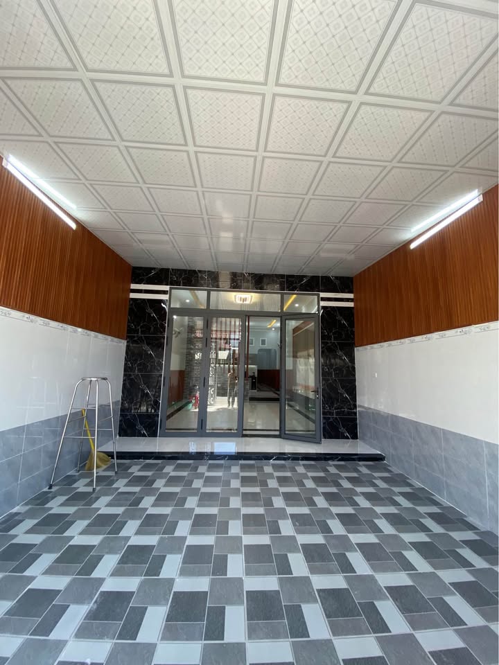 Nhà Mặt Tiền Thi Sách, Sa Thầy - Kinh Doanh Sầm Uất, 140m², 3.X Tỷ