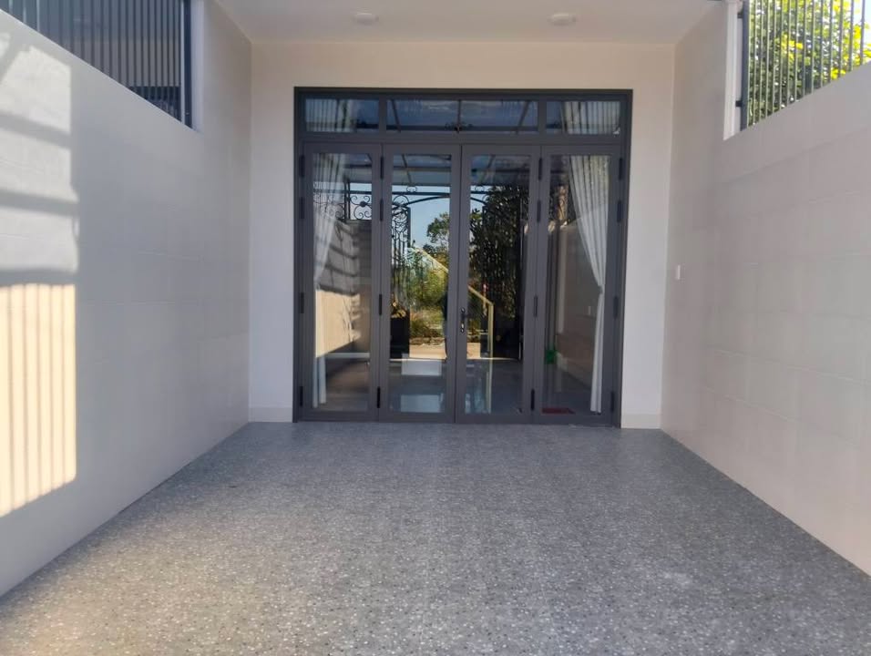 Nhà 2 Tầng Hẻm 580 Lý Thái Tổ Kon Tum - 100m², 3PN, Giá 2.39 Tỷ