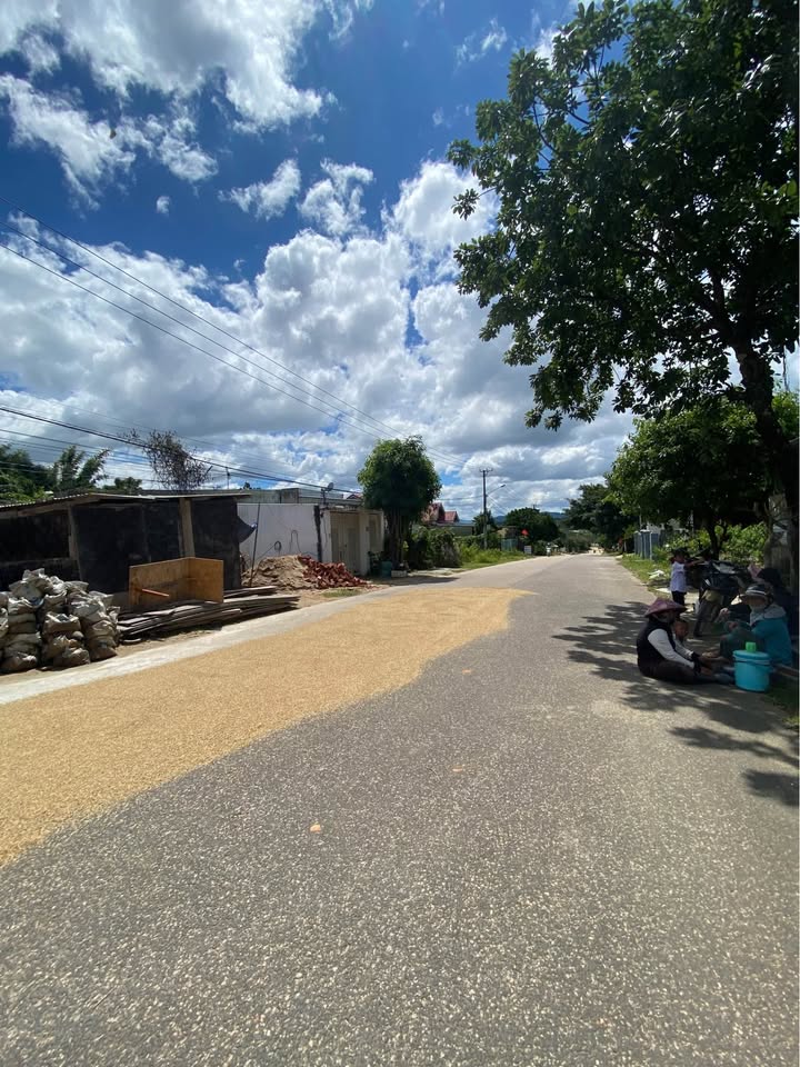 Bán đất 280m² đường Lê Thị Hồng Gấm, Kon Tum - Sổ hồng thổ cư 100%