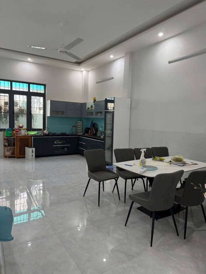 Nhà mặt đường Duy Tân Kon Tum 125m² - Thiết kế hiện đại, ở ngay!