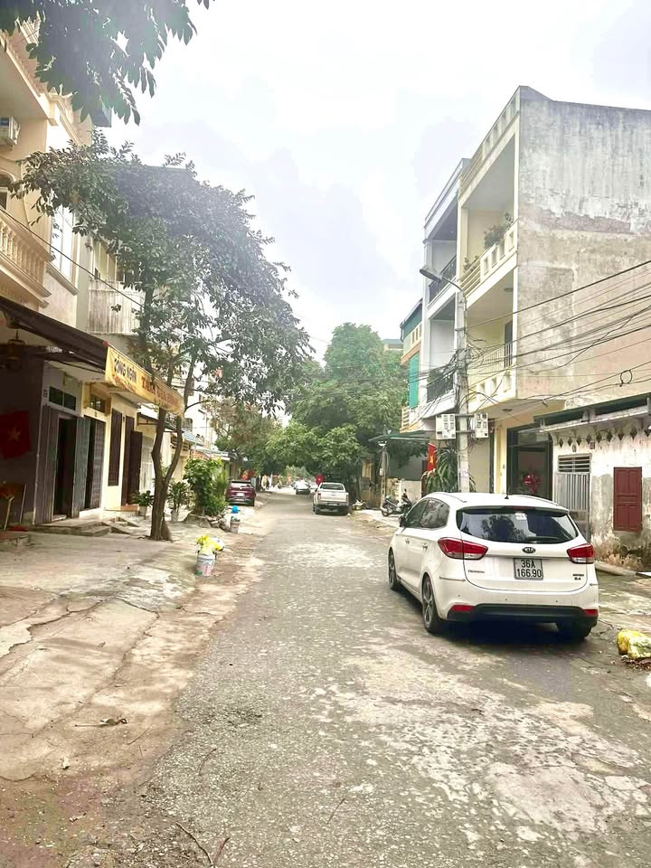 Nhà phố mặt tiền Tân Khánh, Tân An 130m² giá 6 tỷ - Vị trí đắc địa!